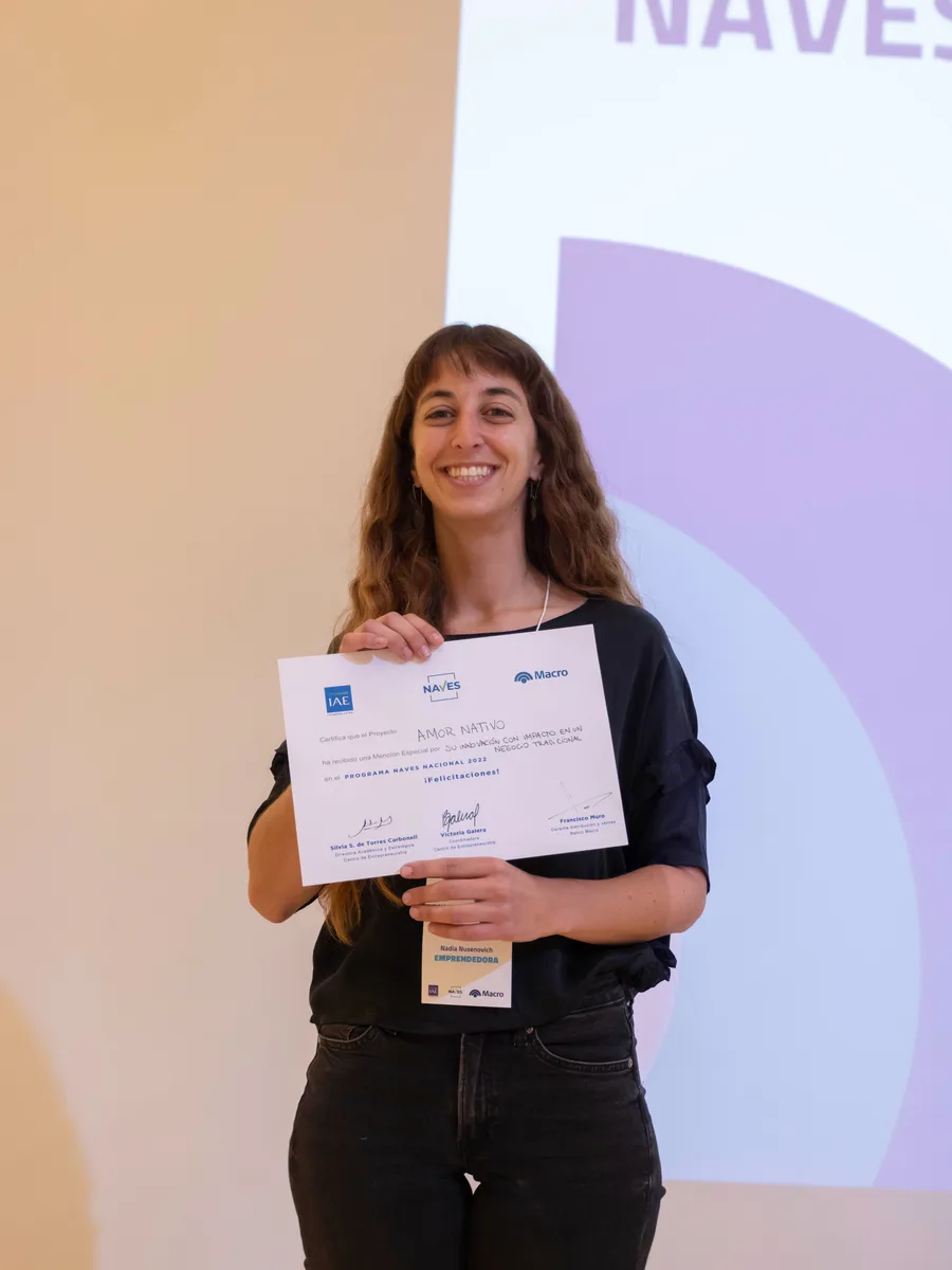 Premio NAVES Amor Nativo mención especial innovación con impacto negocio tradicional